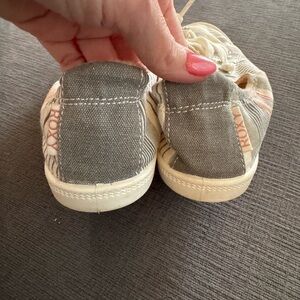 Roxy Gray Canvas Slip-On Sneakers